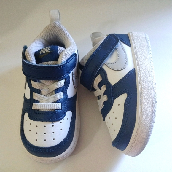 5C Toddler Nike Sneakers - Picture 1 of 16